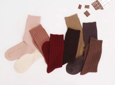 冬天的時(shí)髦造型,從一雙好看的襪子開始